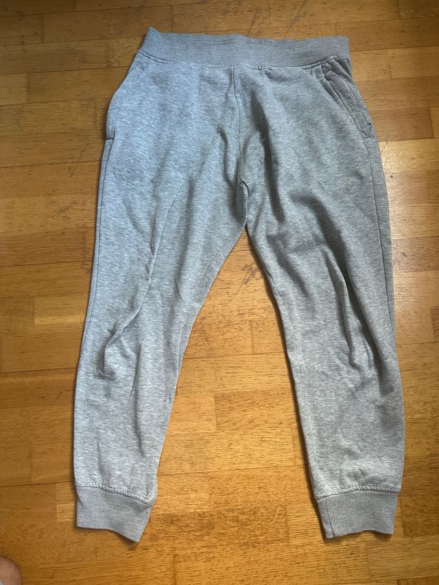 Pantalones chándal Zara gris L