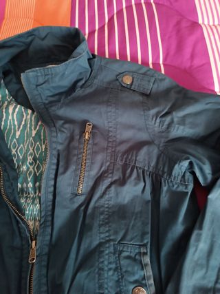 Cazadora Bershka azul - Talla L. Equivale talla S