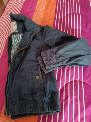 Cazadora Bershka azul - Talla L. Equivale talla S