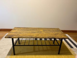 Mesa centro mármol dorado