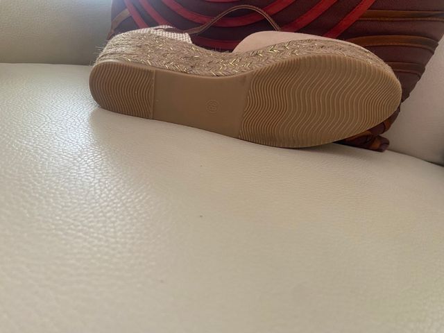 Sandalias cuña beige,rosa