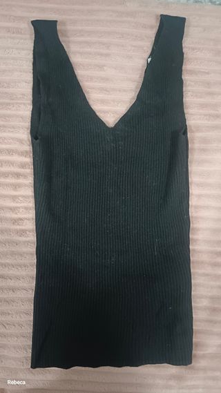 Top negro c/escote en V
