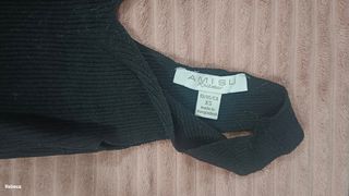 Top negro c/escote en V