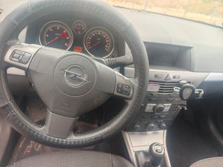 Opel Astra gtc 150cv