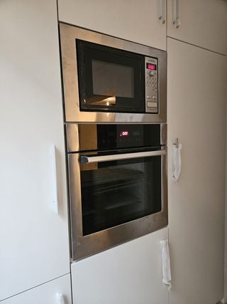 Horno + Microondas Bosch acero inoxidable
+Frigorí