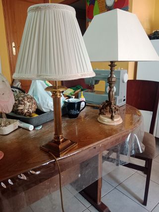 2 lámparas de mesa clásicas