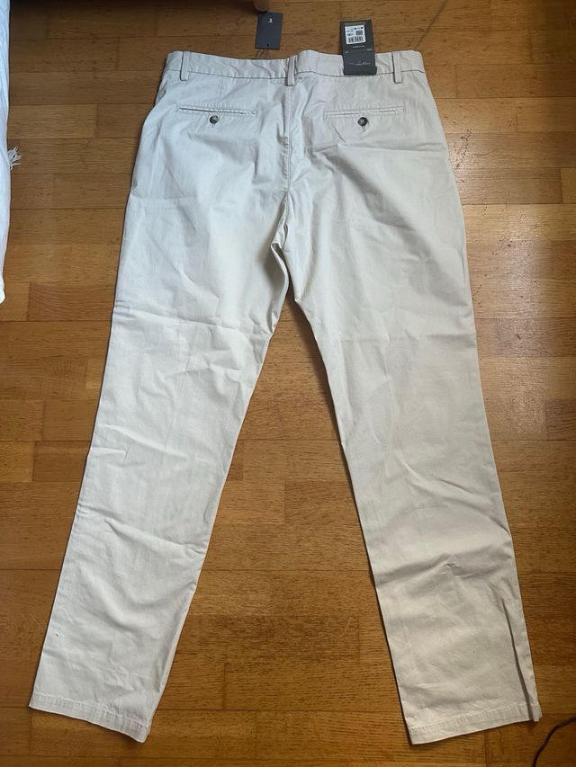 NUEVO SIN USAR Pantalón chino Emidio Tucci beige