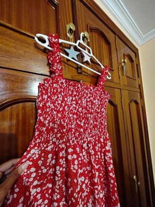 Vestido rojo - flores blancas