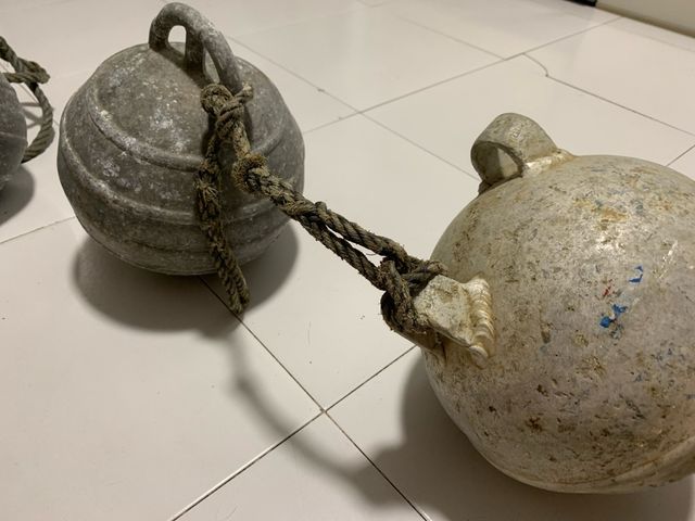 Boyas antiguas de aluminio