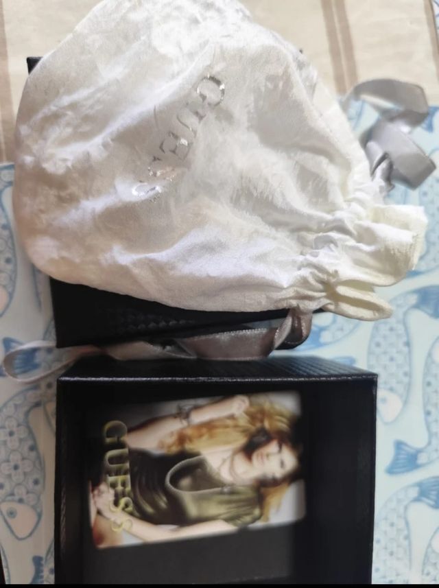 Pendientes Guess Plata