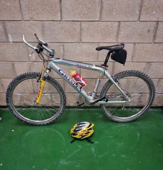 Bicicleta Montana Grisley Mega 30