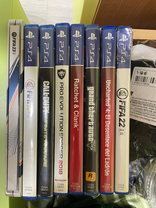7 Juegos PS4 (PlayStation 4) + carcasa fifa 23
