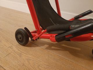 Patinete infantil sentado rojo