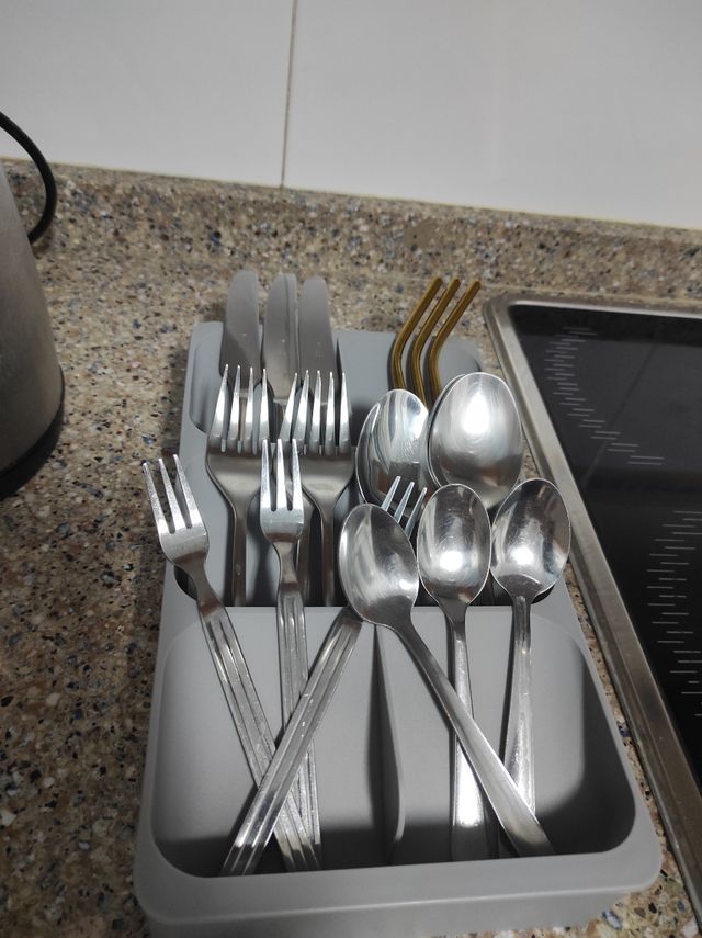 Cubertero gris - 6 espacios