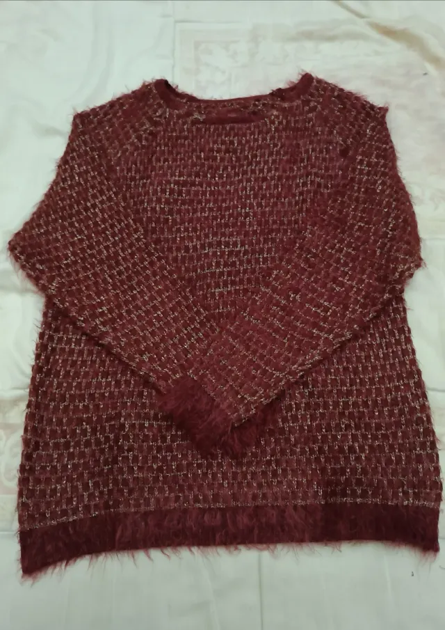 Jersey elegante granate con dorado