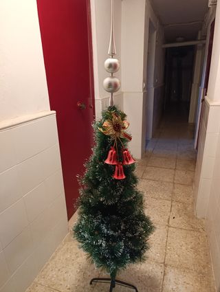 Árbol Navidad 120cm - Decorado
Regalo Gorro .