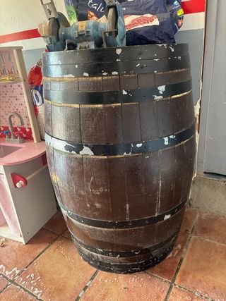 Barril madera antiguo