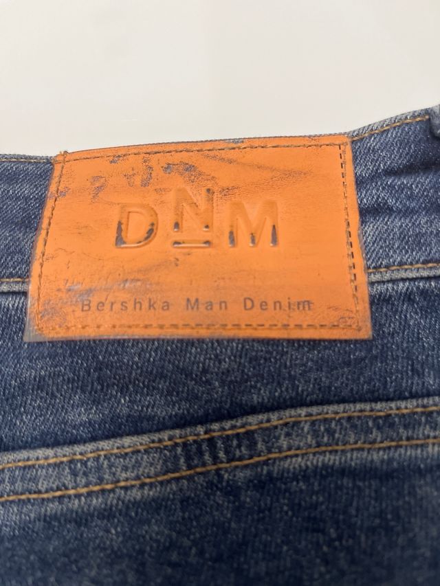 Pitillo rotos azul oscuro
Súper Skinny Denim