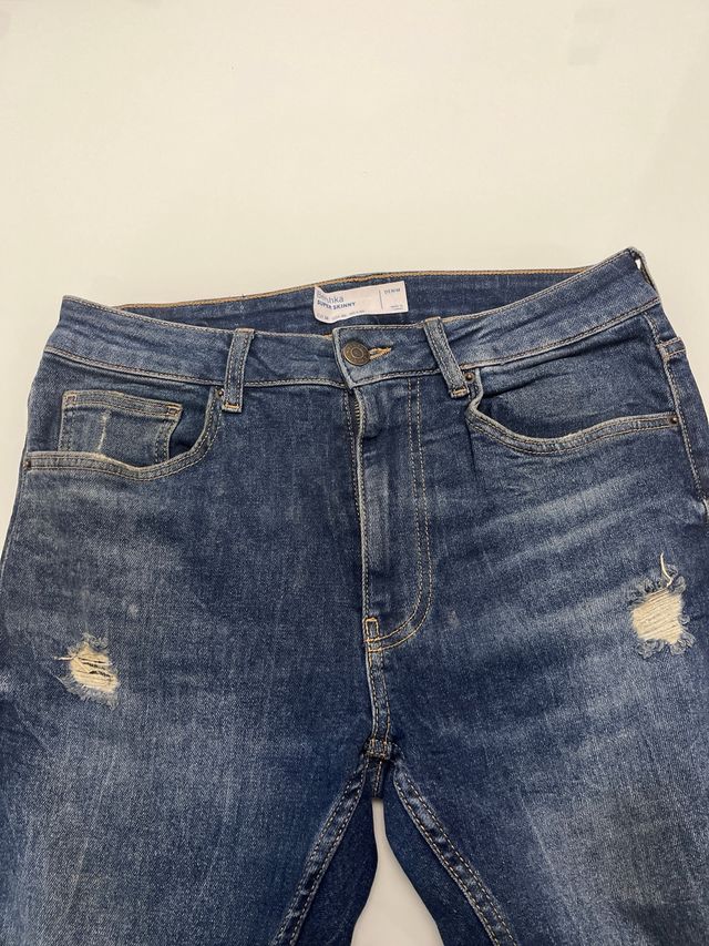 Pitillo rotos azul oscuro
Súper Skinny Denim