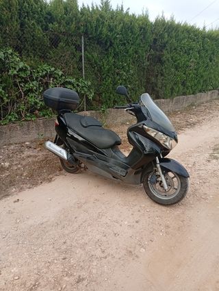 Suzuki Burgman 125 - Scooter