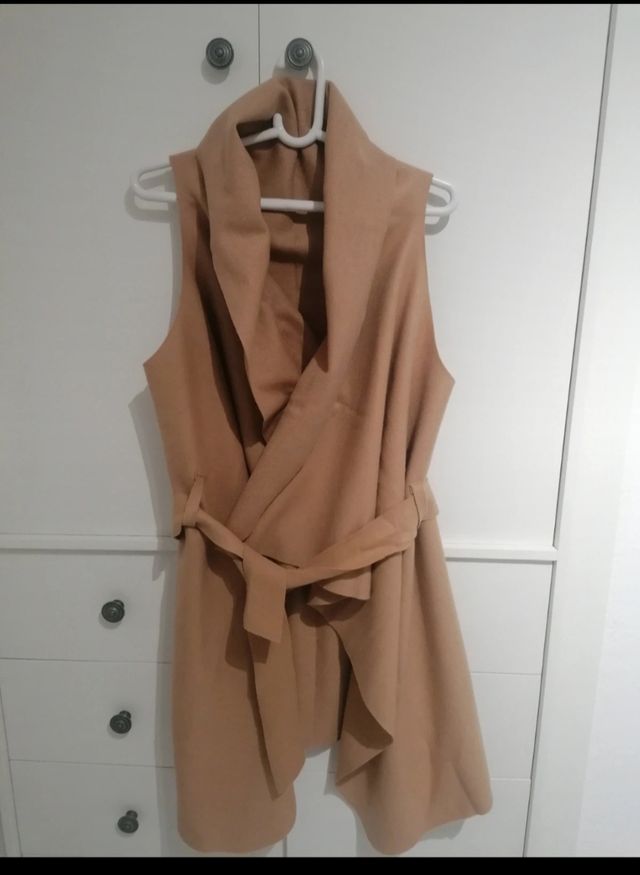 Chaleco marrón de paño