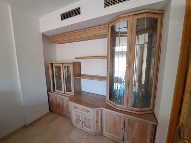 Vitrina madera salón - Mueble expositor