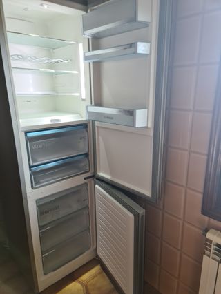 Nevera combi Bosch negra