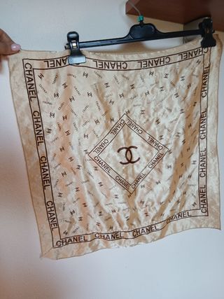 Foulard Chanel beige e marrone