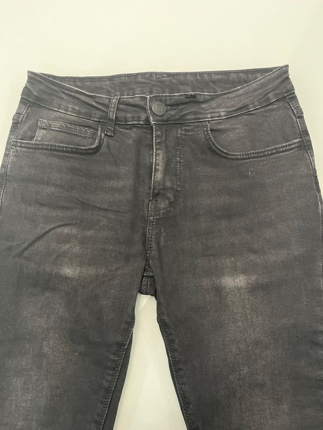 Pantalones pitillo negros