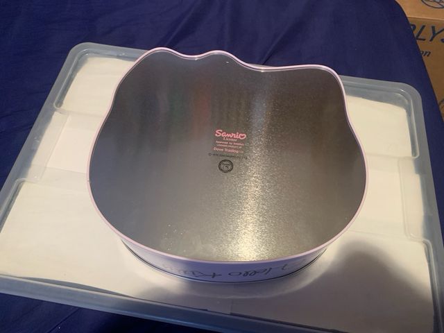 Lata Hello Kitty grande