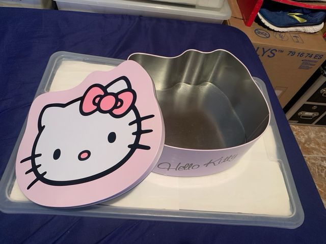 Lata Hello Kitty grande