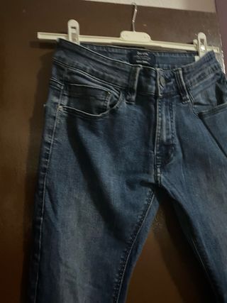 LEE OFERTA Pantalón vaquero S BERSHKA COMO NUEVOS