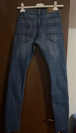 LEE OFERTA Pantalón vaquero S BERSHKA COMO NUEVOS