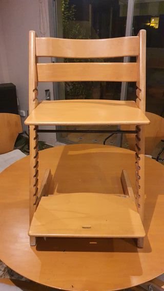 Silla alta Stokke