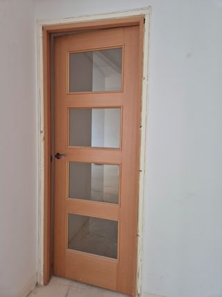 Puerta interior con cristal