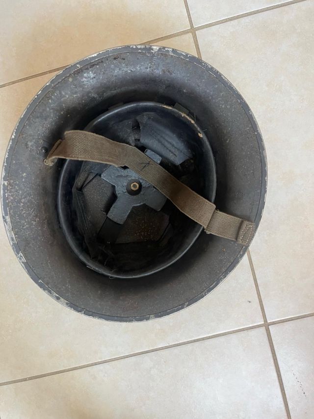 Casco militar antiguo