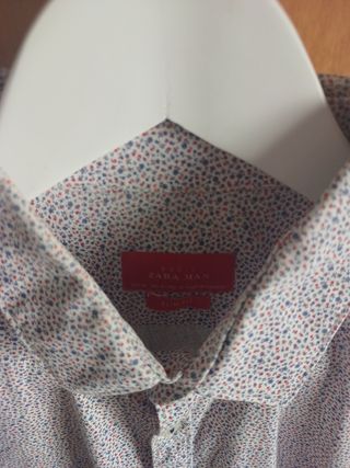 Camisa Zara Man blanca estampada