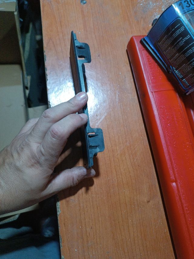 Tapa Nissan - Caja portaobjetos