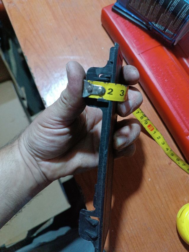 Tapa Nissan - Caja portaobjetos