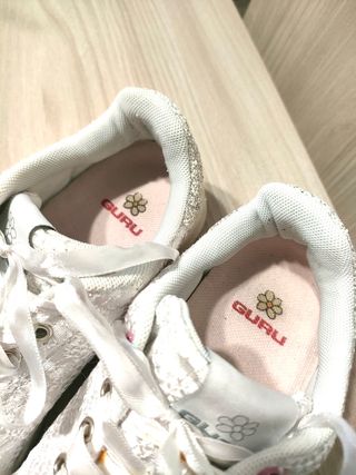 Scarpe Guru bianche in pizzo