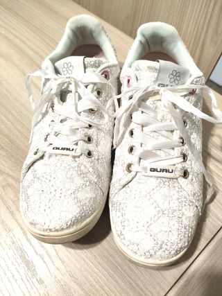 Scarpe Guru bianche in pizzo