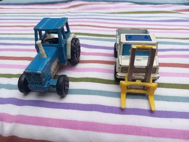 Trattore e carrello elevatore in miniatura