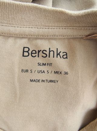 USADO-Camiseta Bershka beige Talla S-1912