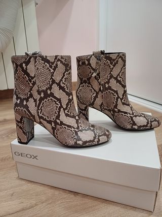 Botines Geox serpiente mujer