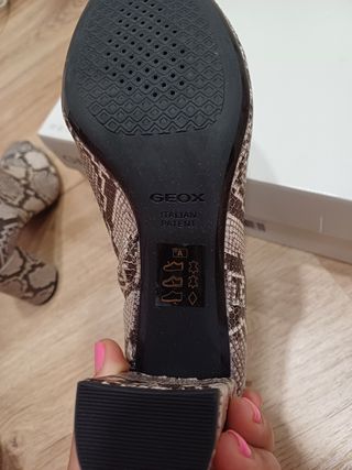 Botines Geox serpiente mujer
