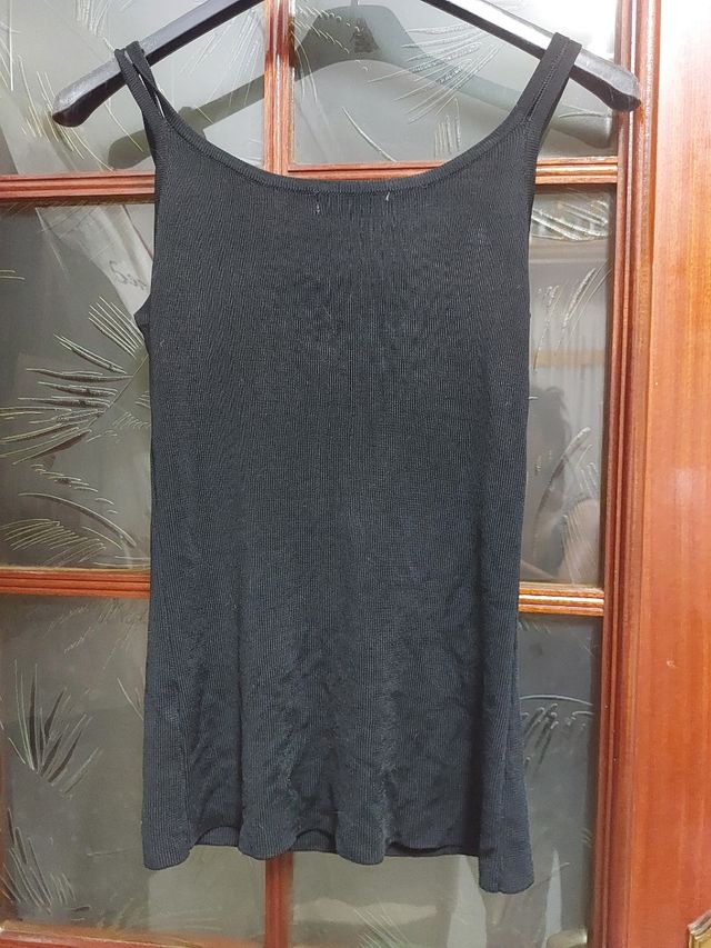 Top negro NIDBIO con lentejuelas