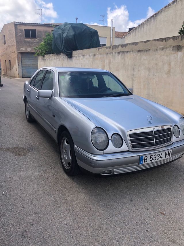 Mercedes-Benz Clase E220 1999