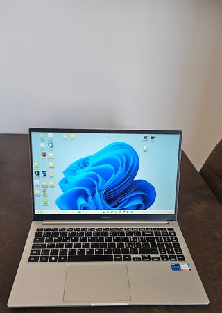 Samsung Galaxy Book 15" i5 8GB