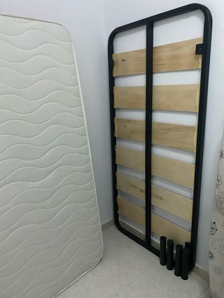 Colchón 90cm + somier metálico + 4 patas + almho