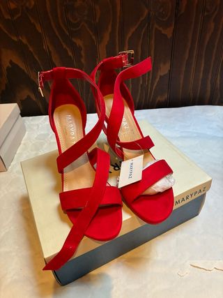 Zapatos rojos MARYPAZ - Fiesta